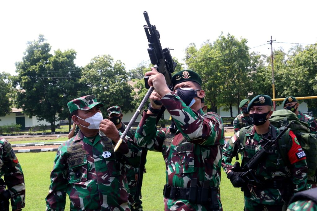 Pangdivif Kostrad Dampingi Asops Kasad Periksa Kesiapan Operasi